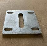 Montasjeplate 140 × 140 × 8 mm – avlange M12 bolthull